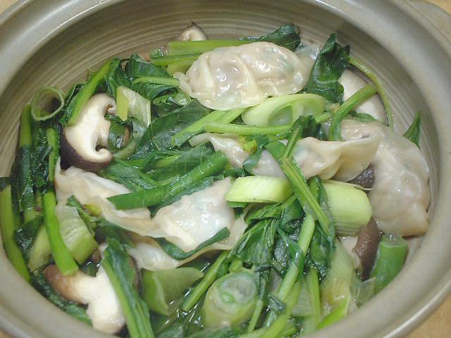 小松菜と水餃子鍋